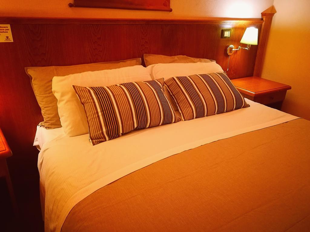 Hotel Casale Certosa Pavona Zewnętrze zdjęcie